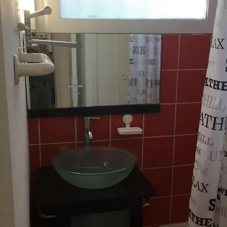 Appartement 2 Pièces Avec Terrasse Près De La - Merville-franceville - Fr-1-487-311 Merville-Franceville-Plage