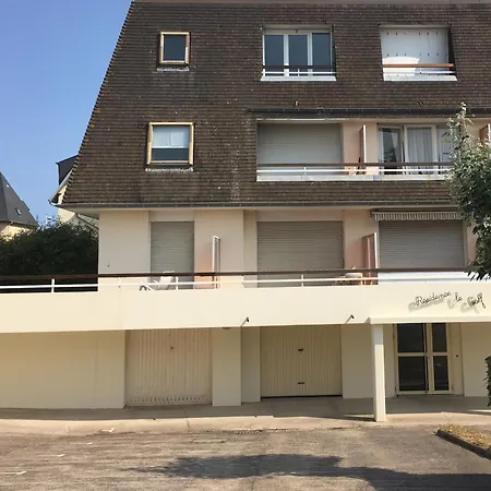 2 Pieces Avec Terrasse Pres De La - Merville-franceville - Fr-1-487-311 *