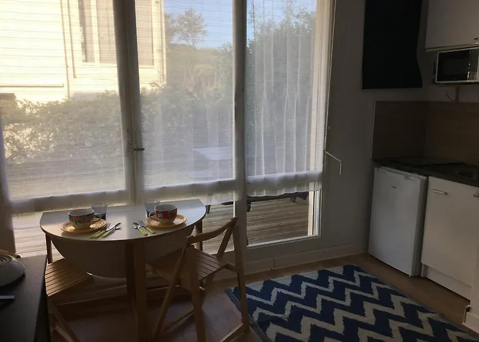 2 Pieces Avec Terrasse Pres De La - Merville-franceville - Fr-1-487-311 公寓